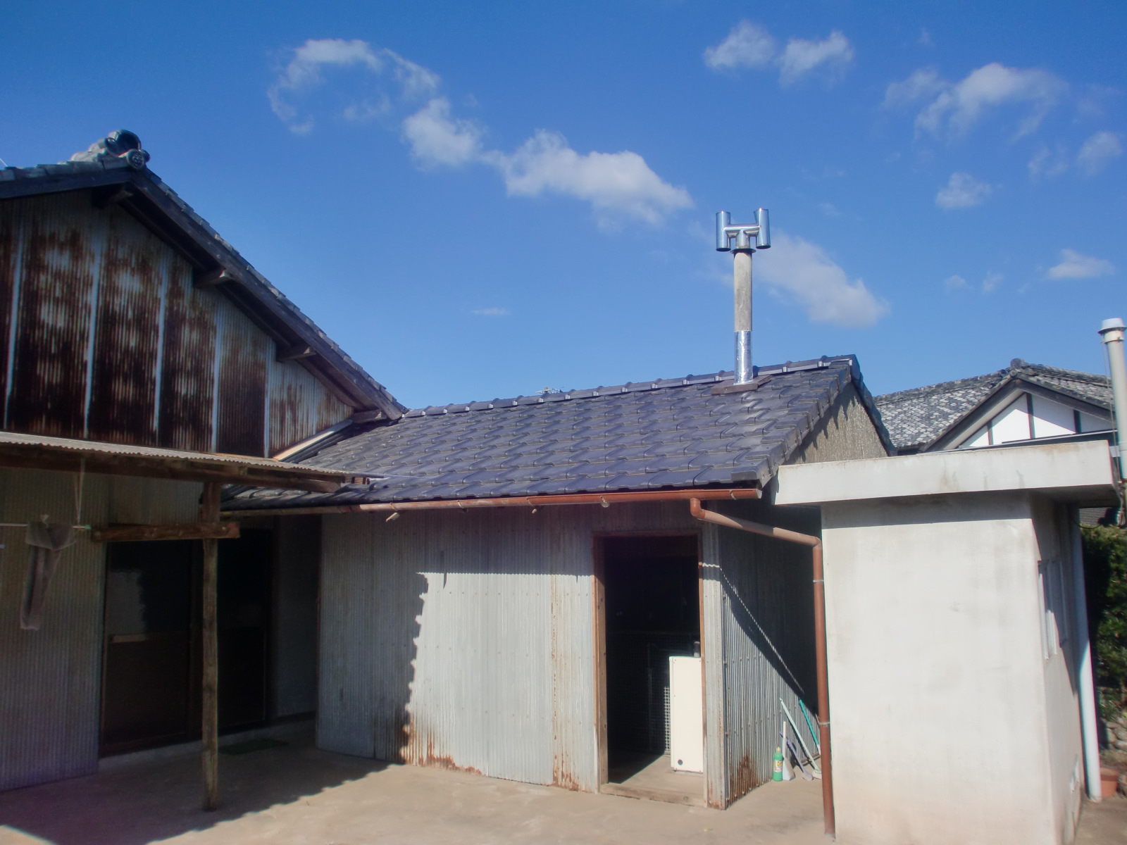 津市Ｋ邸　雨漏り屋根葺き替え工事