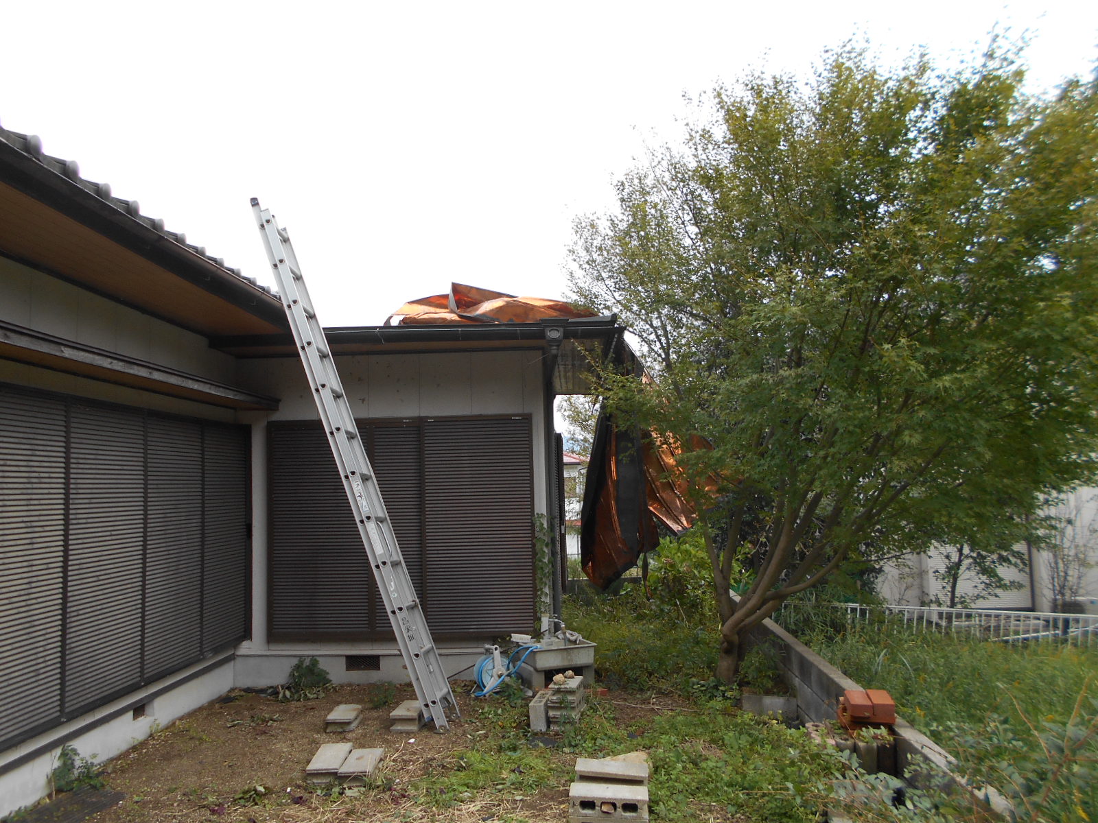 津市白山町で屋根の葺き替え修理