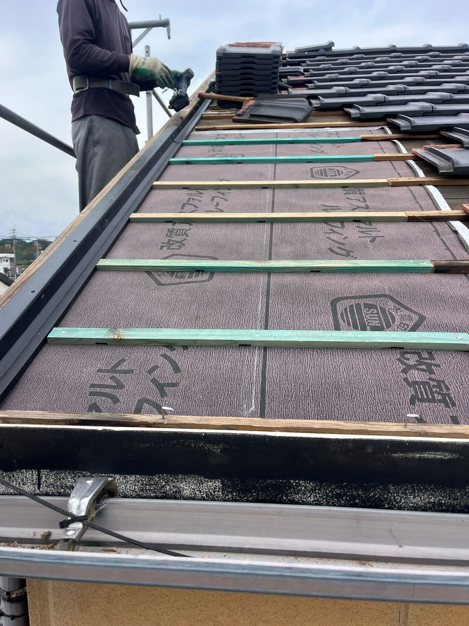 津市河芸町で平板瓦屋根修理