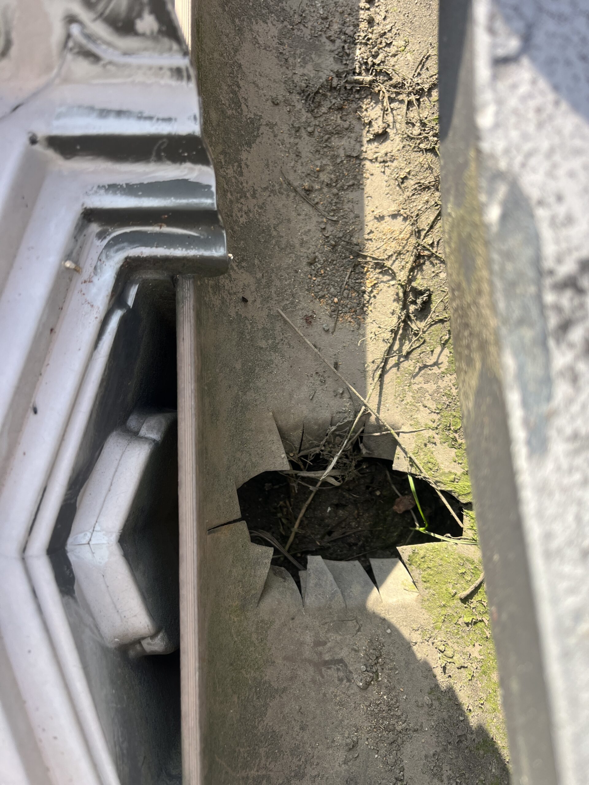 軒樋からの雨漏り修理